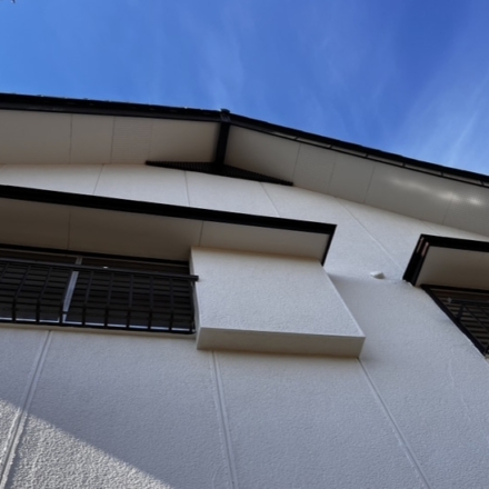 軒天塗装　施工完了