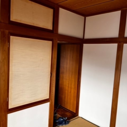 和室室内　壁に漆喰塗装