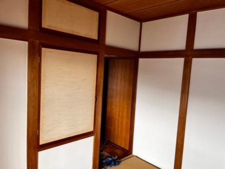 和室室内　壁に漆喰塗装